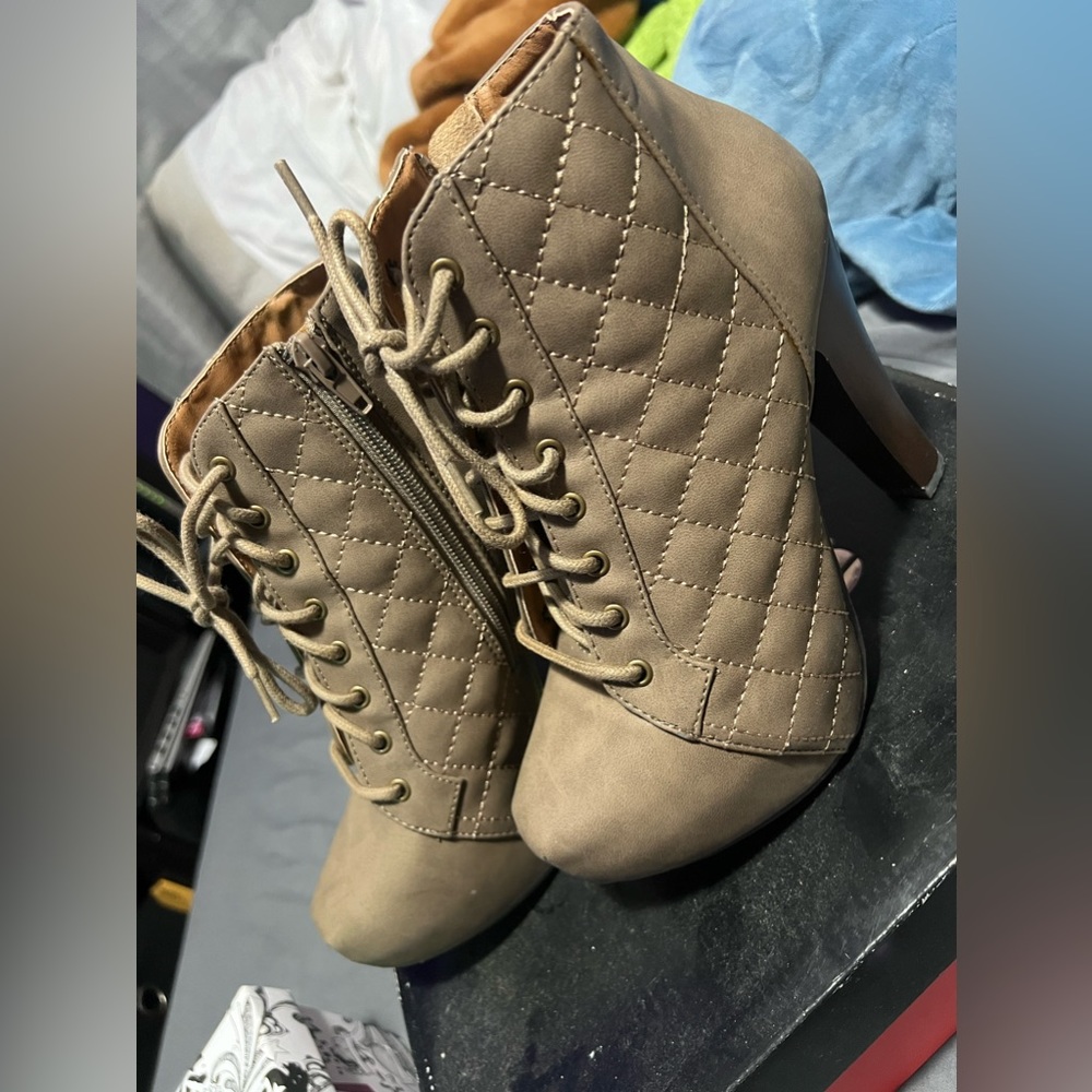 Charlotte Russe heel boots